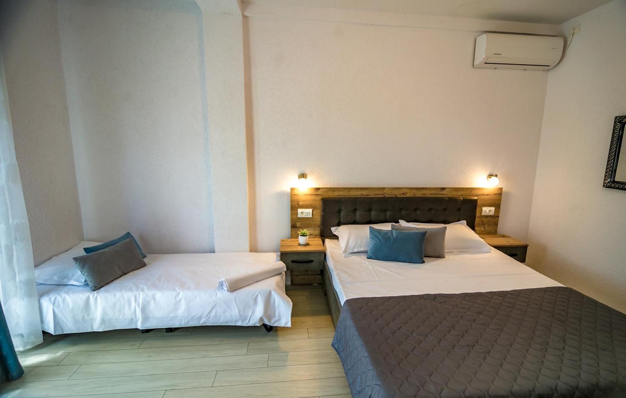 Hotel Casa Adiman Vama Veche Esterno foto